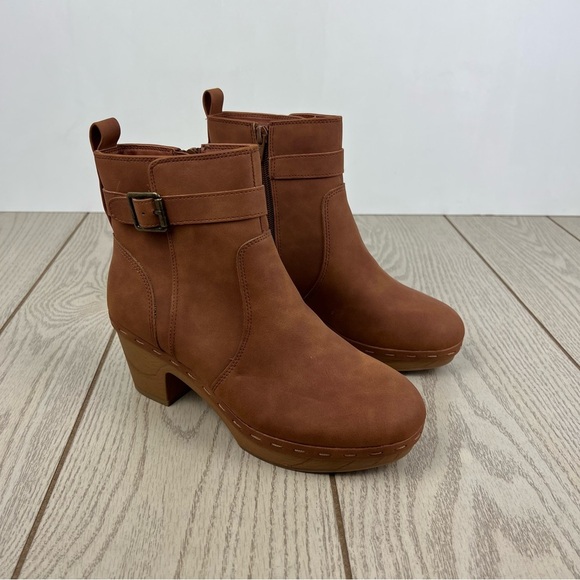 Style & Co. Women's Toryy Clog Buckle Booties 7M Cognac NB $70 - Picture 1 of 9